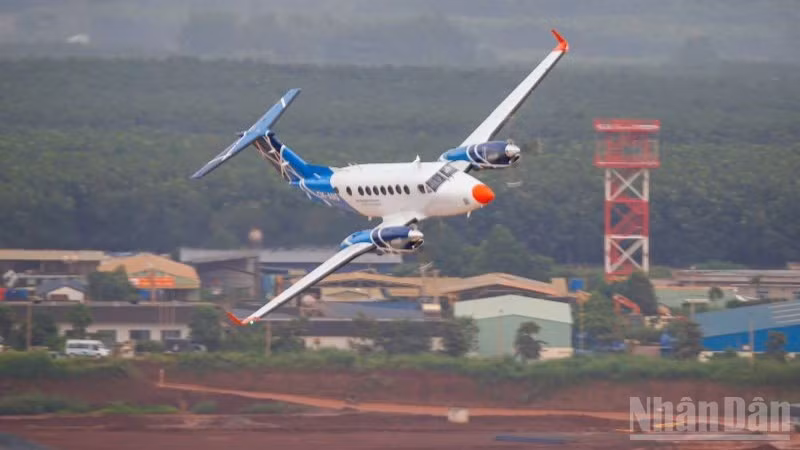 Tàu bay Beechcraft B300 (OK-ANS) được lựa chọn cho đợt bay hiệu chuẩn lần này đã thực hiện tổng cộng 30 bài bay.