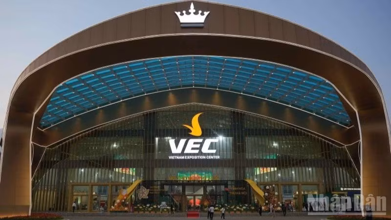 Hội chợ Mùa Thu 2025, sự kiện thương mại, đầu tư, du lịch và văn hóa quy mô quốc gia do Bộ Công thương chủ trì, kéo dài đến ngày 4/11/2025.