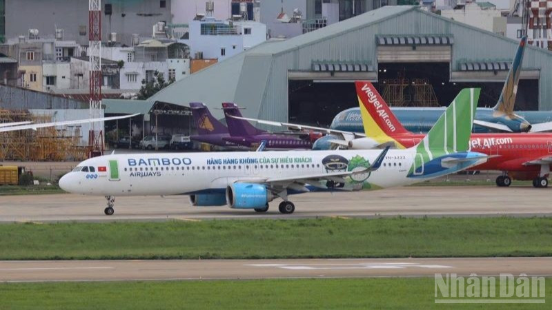 3 hãng hàng không Vietnam Airlines, Vietjet và Bamboo Airways đang xúc tiến công tác chuẩn bị cho chuyến bay chính thức đầu tiên vào ngày 19/12 tới tại Cảng Hàng không quốc tế Long Thành.