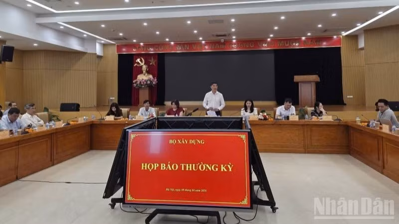 Tại cuộc họp báo thường kỳ diễn ra chiều 9/4, đại diện Bộ Xây dựng đã giải đáp nhiều vấn đề dư luận xã hội quan tâm.