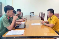 Phòng An ninh mạng và phòng, chống tội phạm sử dụng công nghệ cao, Công an tỉnh Lâm Đồng làm việc với trường hợp vi phạm.