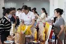 Các sản phẩm OCOP được trưng bày, giới thiệu tại hội nghị.