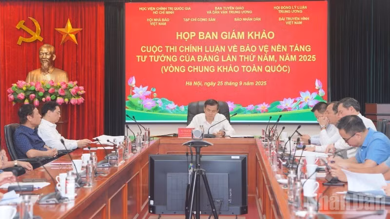 Quang cảnh cuộc họp.