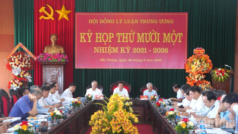 Quang cảnh Kỳ họp thứ 11 Hội đồng Lý luận Trung ương. 