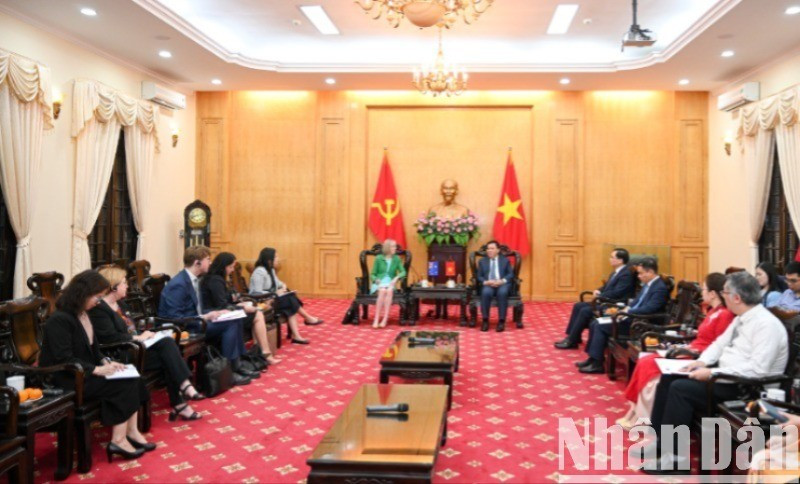 Quang cảnh buổi tiếp và làm việc giữa Học viện Chính trị quốc gia Hồ Chí Minh và Đại sứ Australia tại Việt Nam. (Ảnh: THẾ ĐẠI)
