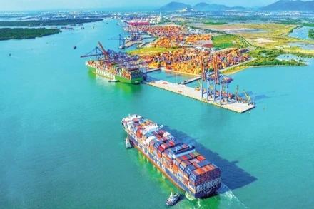 Cảng quốc tế Cái Mép-Thị Vải, cửa ngõ kết nối giao thương hàng hóa đường thủy giữa các tỉnh nam bộ và trung chuyển quốc tế. (Ảnh: NGUYỄN VĂN KHỞI)