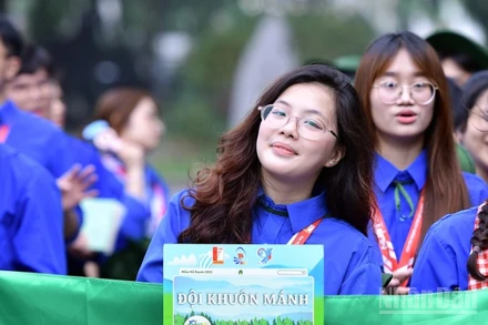 Sinh viên tình nguyện Thủ đô có mặt tại Lễ xuất quân Chiến dịch "Mùa hè xanh" năm 2025. 