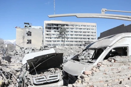 Thiệt hại sau các cuộc không kích của Mỹ và Israel tại Tehran, Iran ngày 3/3. (Ảnh: THX/TTXVN) 