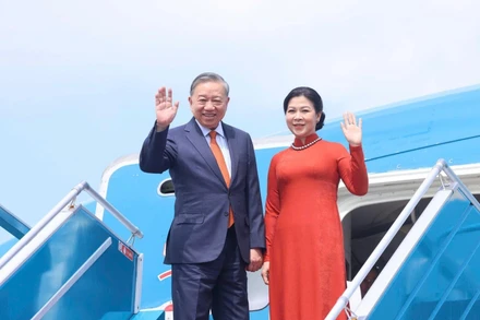 Lễ tiễn Tổng Bí thư Tô Lâm và Phu nhân tại sân bay quốc tế Nội Bài. (Ảnh: Thống Nhất/TTXVN) 