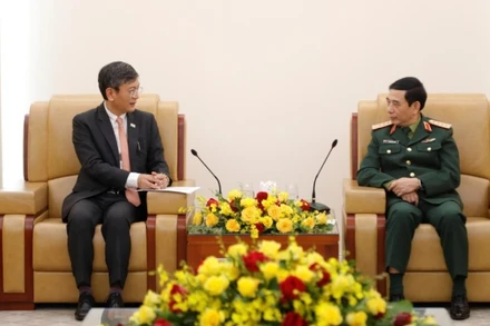 Đại tướng Phan Văn Giang tiếp Đại sứ Tshering W. Sherpa. (Ảnh: Cổng thông tin Bộ Quốc phòng)