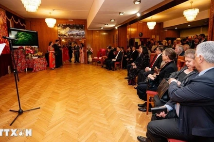 Quang cảnh chương trình Xuân Quê hương 2026 tại Bulgaria. (Ảnh TTXVN phát)