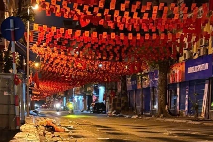 Xả rác sau khi xem tổng hợp luyện tối 24/8. 