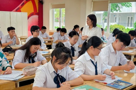 Học sinh Trường THPT chuyên Lương Văn Tụy (Ninh Bình) ôn tập chuẩn bị cho kỳ thi tốt nghiệp THPT năm 2025.