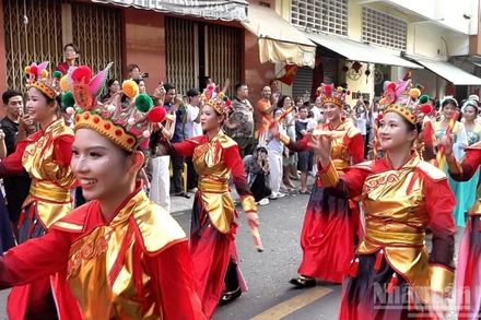 Một lễ hội của người Việt gốc Hoa ở Thành phố Hồ Chí Minh.