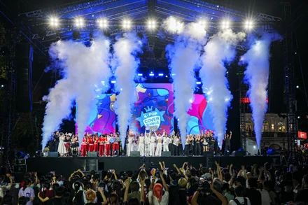 Lễ hội K-pop Lovers Festival 2024 trong các ngày 17-18/8 tại Quảng trường Đông Kinh Nghĩa Thục, khu phố đi bộ hồ Gươm, Hà Nội. (Ảnh: ANH TUẤN)