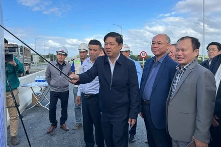 Bí thư Tỉnh ủy Đắk Lắk Lương Nguyễn Minh Triết cùng đoàn công tác tỉnh vừa đi kiểm tra tiến độ dự án thành phần 3 thuộc dự án đường bộ cao tốc Khánh Hòa-Buôn Ma Thuột.