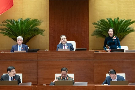 Chủ tịch Quốc hội Trần Thanh Mẫn và các Phó Chủ tịch Quốc hội chủ trì, điều hành phiên họp. (Ảnh: ĐĂNG ANH)