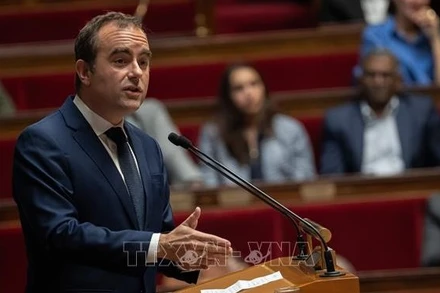 Thủ tướng Pháp Sebastien Lecornu phát biểu trước Quốc hội tại Paris ngày 16/10/2025. (Ảnh: THX/TTXVN)