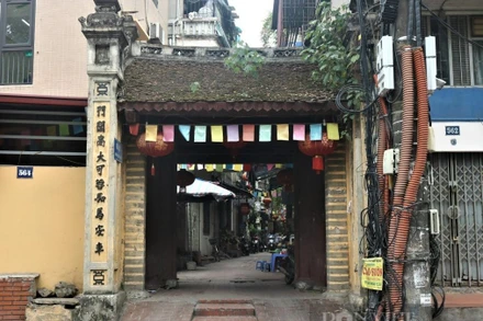 Lối vào làng Yên Thái xưa nổi tiếng với nghề làm giấy dó.