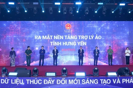 Ra mắt và thí điểm ứng dụng trợ lý ảo cán bộ công chức tỉnh Hưng Yên - hệ thống do Viettel AI phát triển. (Ảnh: QUỲNH TRANG)