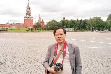 Tác giả trong một chuyến công tác tại Liên bang Nga.