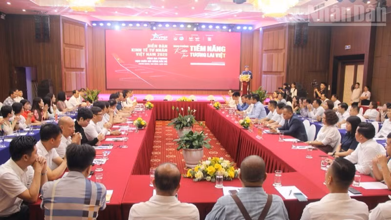 Diễn đàn kinh tế tư nhân Việt Nam 2025 vòng đối thoại địa phương, cụm miền núi Đông Bắc Bộ.