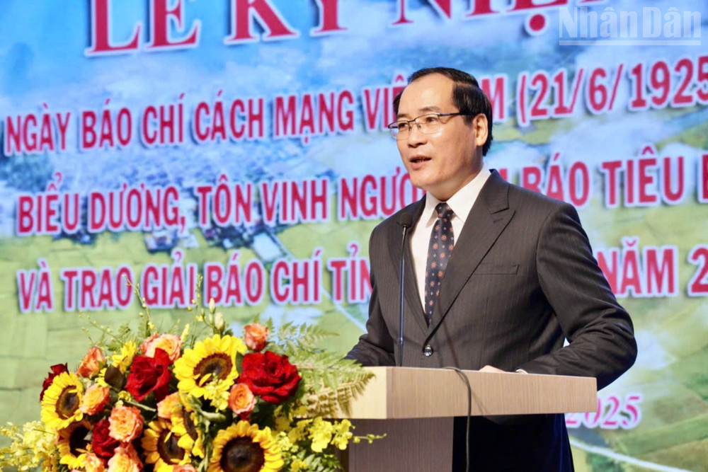 Đồng chí Dương Xuân Huyên, Ủy viên Ban Thường vụ Tỉnh ủy, Phó Chủ tịch thường trực Ủy ban nhân dân tỉnh Lạng Sơn phát biểu khai mạc buổi lễ. ndo_tr_gen-h-z6717447238701-2bc0925c092313abb5ee148f6defa23e.jpg