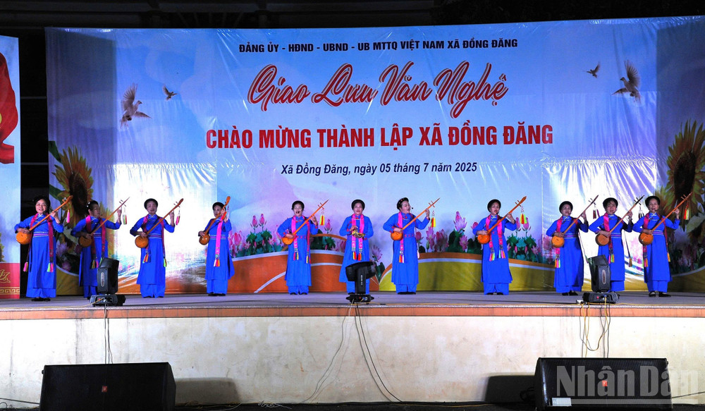 Chương trình Giao lưu văn nghệ chào mừng thành lập xã Đồng Đăng. ndo_br_gen-h-z6776178495380-46c53ba17c28693c32c1ba02fa9ed00a.jpg