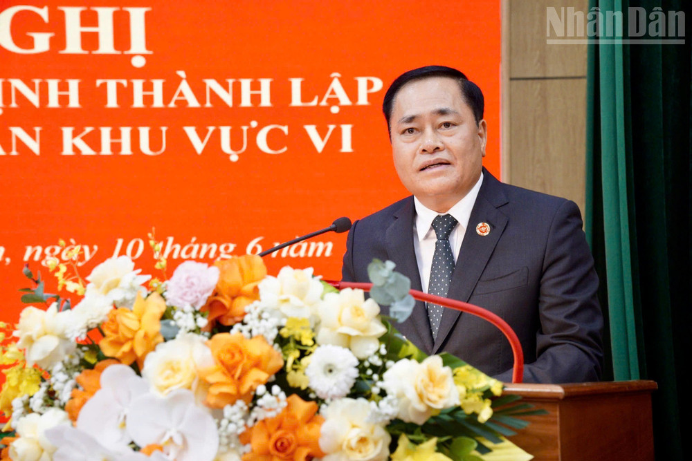 Đồng chí Hồ Tiến Thiệu, Phó Bí thư Tỉnh ủy, Bí thư Đảng ủy, Chủ tịch Ủy ban nhân dân tỉnh Lạng Sơn phát biểu chỉ đạo Hội nghị. ndo_tr_gen-h-z6692209713630-8301e5f5db87e57e02877e4f101ffdd3.jpg