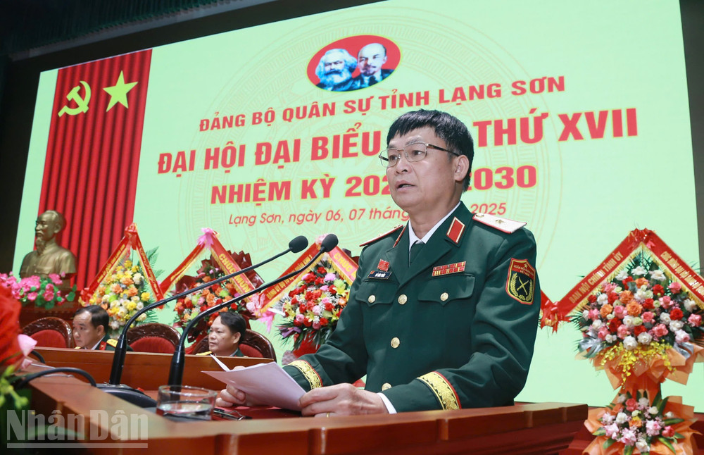Đồng chí Thiếu tướng Đỗ Văn Tuấn, Ủy viên Ban Chấp hành Đảng bộ, Phó Tư lệnh Quân khu 1 phát biểu chỉ đạo Đại hội. ndo_bl_c40420e5eb55620b3b44.jpg