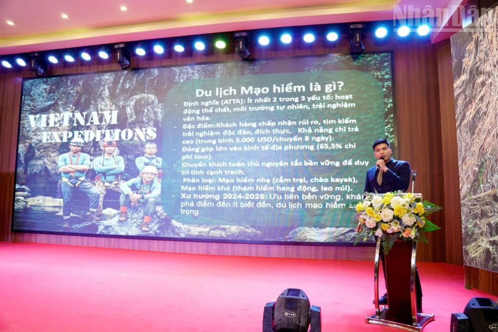 Đại diện doanh nghiệp du lịch trình bày tham luận tại tọa đàm. ndo_tr_gen-h-z6751392274998-2911659409f11e8983b3ad47aa5e7790.jpg