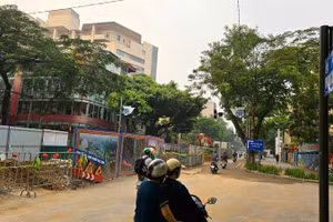 Thi công đoạn ngã tư phố Phan Chu Trinh-Lý Thường Kiệt.