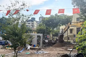 Phố Quang Trung, từ ngày 24/5, các đơn vị được phép thi công 24/24 giờ tại một số vị trí trọng điểm. 