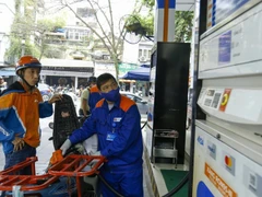 Thực hiện các giải pháp bảo đảm nguồn cung xăng dầu cho thị trường trong nước. (Ảnh: VGP)