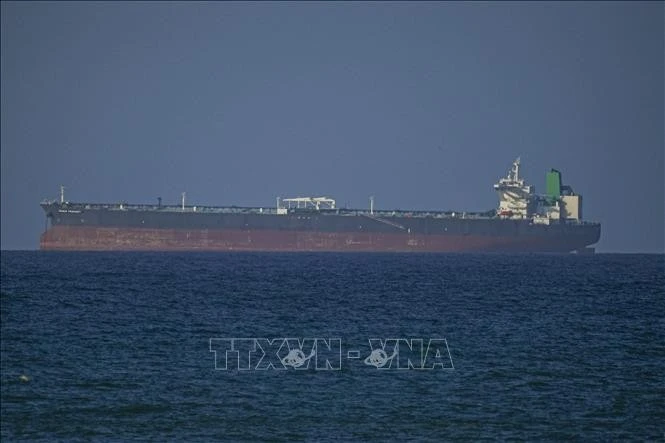Hàng nghìn thuyền viên mắc kẹt tại Eo biển Hormuz, IMO kêu gọi hỗ trợ khẩn cấp
