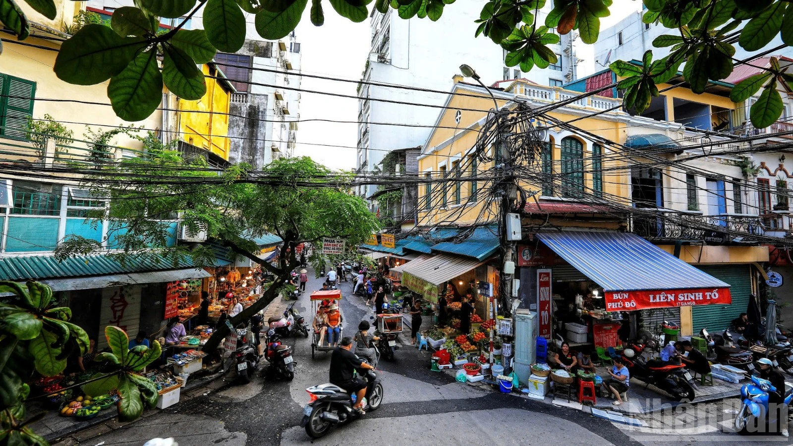 Hà Nội lọt top điểm đến xuất sắc toàn cầu trên Tripadvisor với 4 hạng mục danh giá