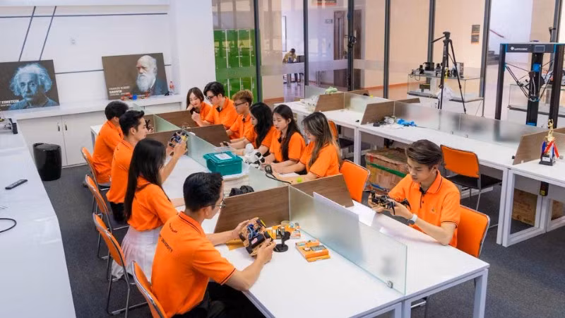 Giờ học của sinh viên ngành thiết kế vi mạch bán dẫn tại Trường đại học FPT. (Ảnh HOÀNG MINH)