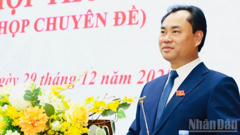 Bí thư Tỉnh ủy Trịnh Việt Hùng phát biểu tại Kỳ họp. (Ảnh: THANH SƠN)