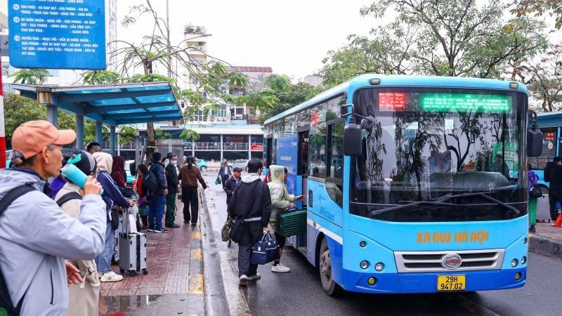 Trong 9 ngày nghỉ Tết Nguyên đán 2026, hệ thống xe buýt của Tổng công ty Vận tải Hà Nội đã vận chuyển miễn phí 360.975 lượt hành khách.