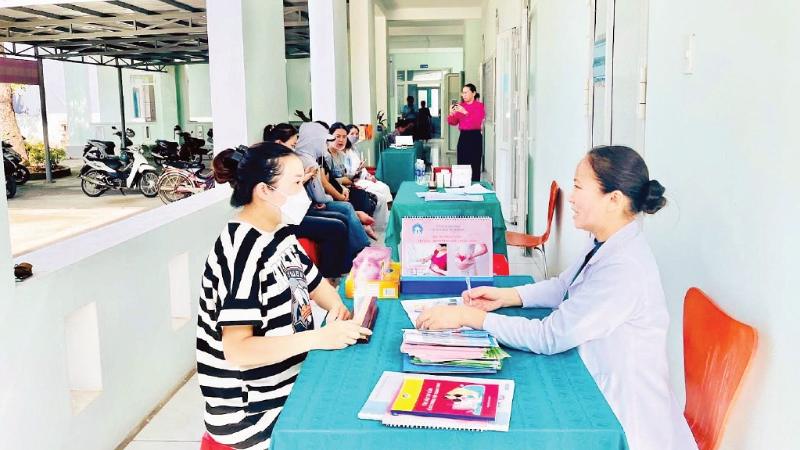 Chiến dịch truyền thông lồng ghép cung cấp dịch vụ dân số tại trung tâm dân số Quảng Trị (cũ).
