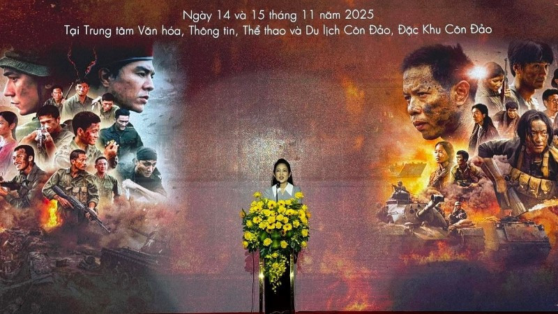 Phó Giám đốc Sở Văn hóa-Thể thao Thành phố Nguyễn Thị Thanh Thúy phát biểu tại buổi công chiếu phim “Mưa đỏ”.