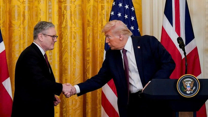 Hai nhà lãnh đạo Anh và Mỹ tại cuộc họp báo ở Washington. 