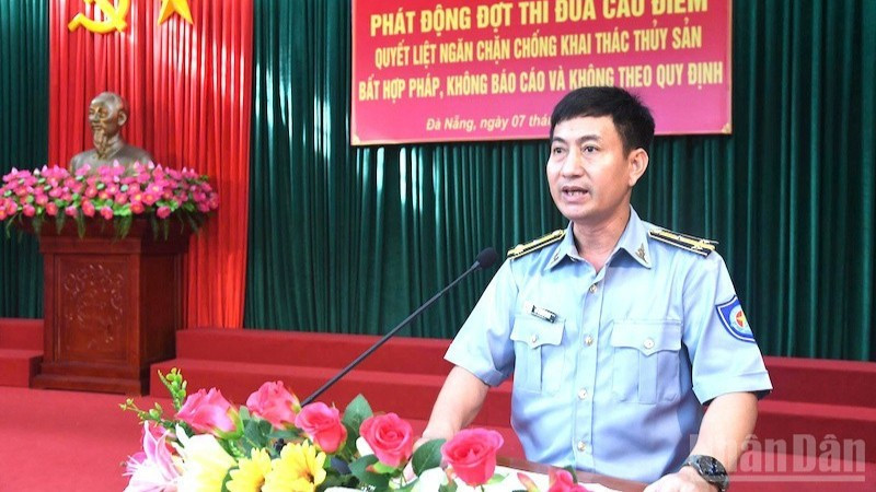 Đồng chí Vũ Thành Long, Phó Chủ tịch Thường trực Hội đồng Thi đua-Khen thưởng Chi đội Kiểm ngư số 3 phát biểu tại buổi lễ. (Ảnh: TIẾN DŨNG)