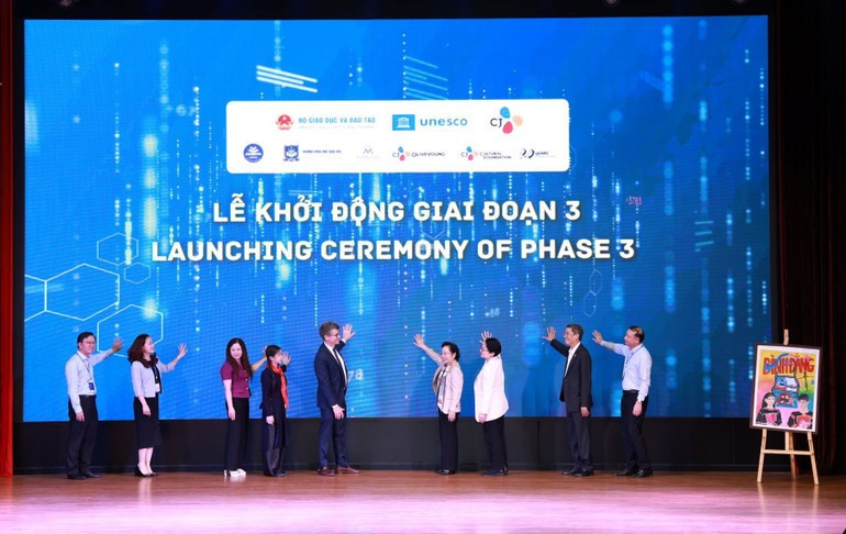 [Video] UNESCO thúc đẩy giáo dục STEAM cho nữ sinh Việt Nam