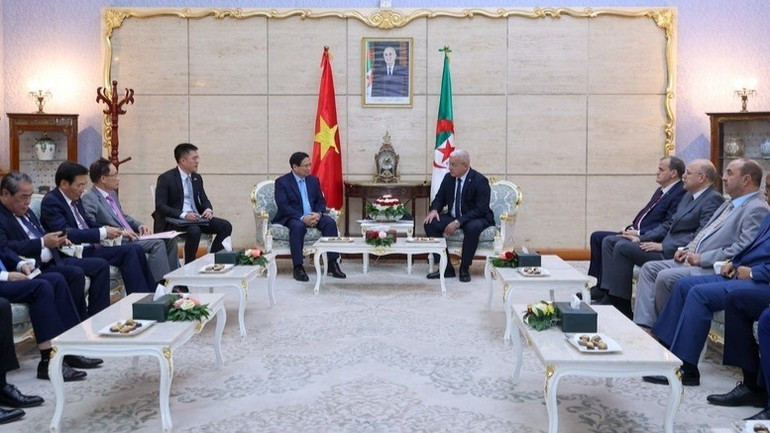 Trong khuôn khổ chuyến thăm chính thức Algeria, Thủ tướng Chính phủ Phạm Minh Chính đã có cuộc hội kiến với Chủ tịch Quốc hội Nhân dân Algeria (Hạ viện) Ibrahim Boughali. (Ảnh: Nhật Bắc/VGP)