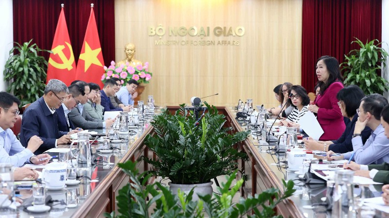 Thứ trưởng Bộ Ngoại giao Lê Thị Thu Hằng, Trưởng Tiểu ban Tuyên truyền và Văn hóa APEC 2027 chủ trì cuộc họp lần 1 của Tiểu ban. (Ảnh: AN ĐĂNG/TTXVN)