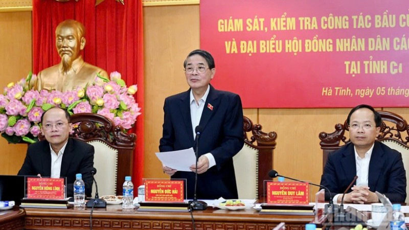 Các thành viên Đoàn giám sát, kiểm tra công tác bầu cử Đại biểu Quốc hội khóa XVI và Đại biểu Hội đồng nhân dân các cấp nhiệm kỳ 2026-2031 đánh giá cao quá trình triển khai công tác bầu cử tại Hà Tĩnh.