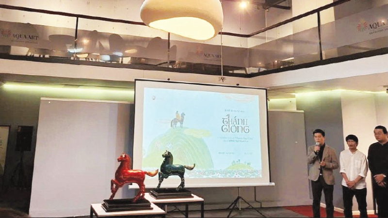 Tác phẩm trong bộ sưu tập điêu khắc sơn mài “Ngựa” của họa sĩ Ngô Đức Lâm tại Lam Phong Studio.