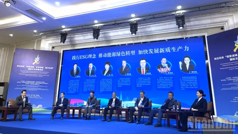 Toàn cảnh hội thảo diễn ra tại thành phố Karamay, Khu tự trị Tân Cương, Trung Quốc.