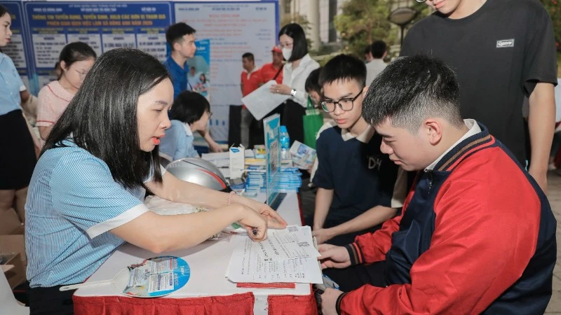 Học sinh THCS Chương Dương tham gia Ngày hội giáo dục nghề nghiệp với định hướng rõ ràng